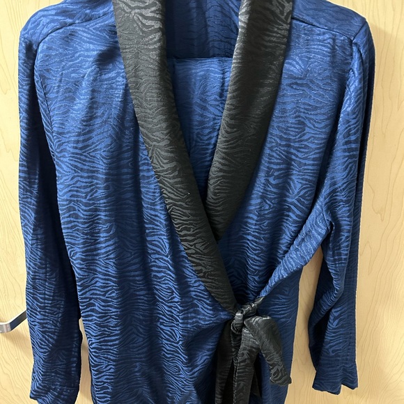 Victorias Secret Robe & Pajamas Set - Picture 8 of 8